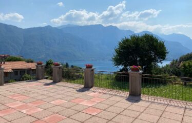 La terrazza – lake view apartment with terrace
